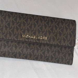 Michael kors jet set travel wallet